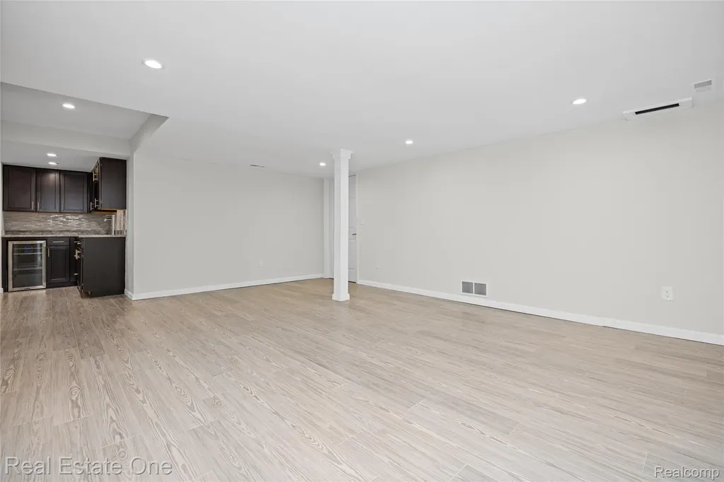 7382 Gateway Drive West Bloomfield Charter Township MI 48322