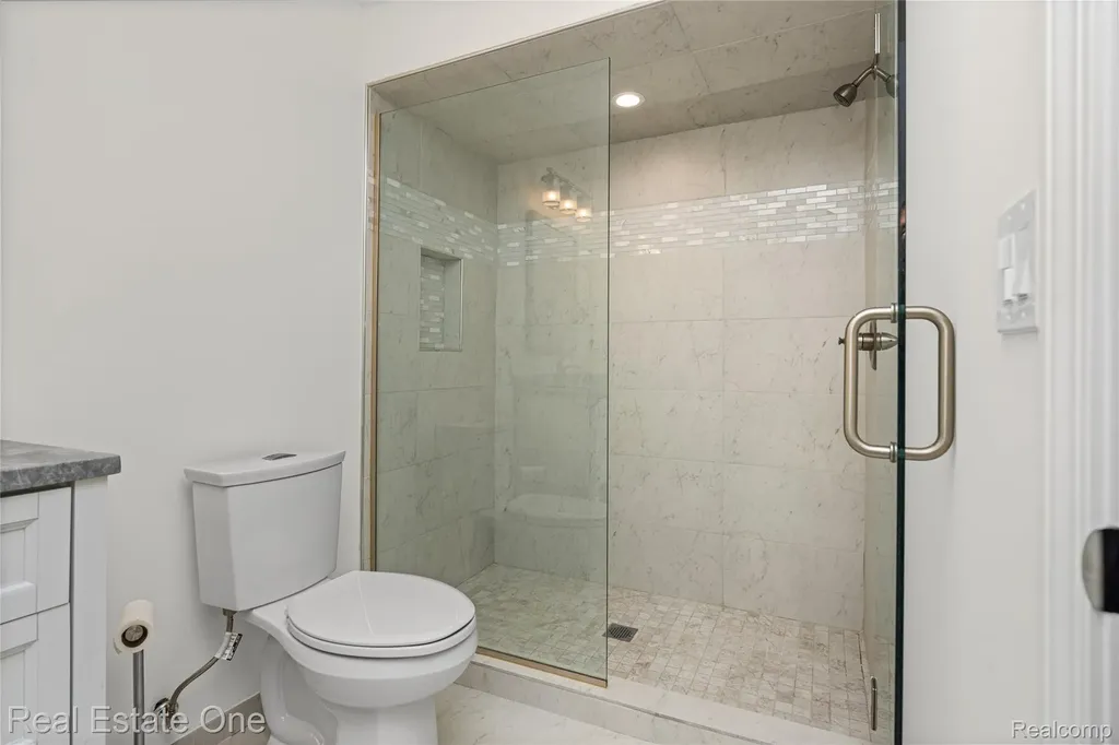 7382 Gateway Drive West Bloomfield Charter Township MI 48322