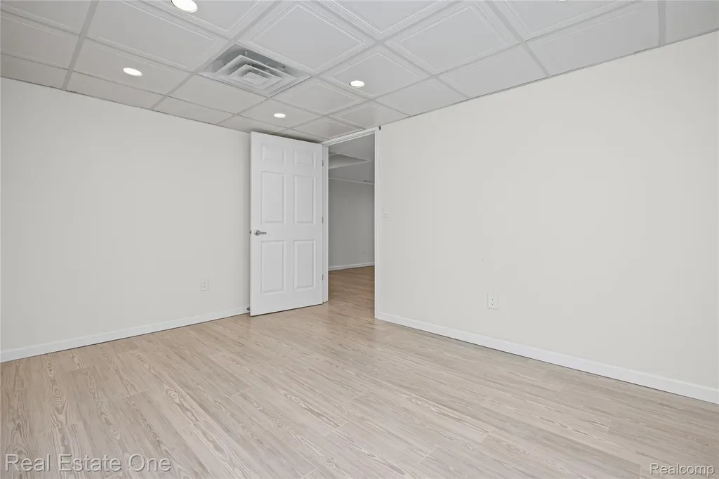 7382 Gateway Drive West Bloomfield Charter Township MI 48322