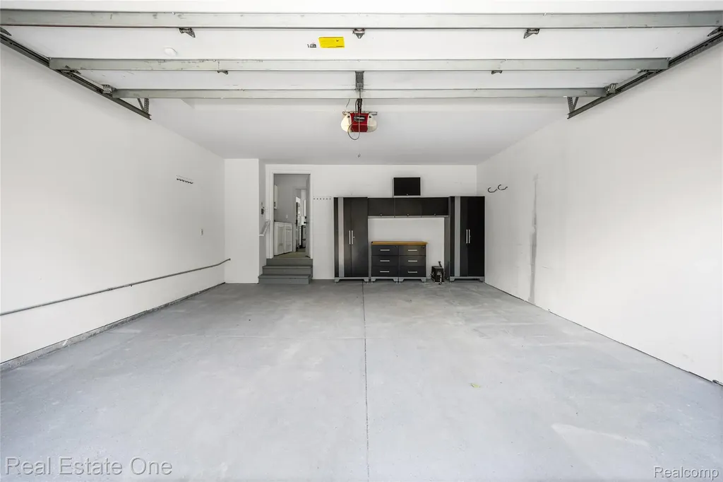 7382 Gateway Drive West Bloomfield Charter Township MI 48322