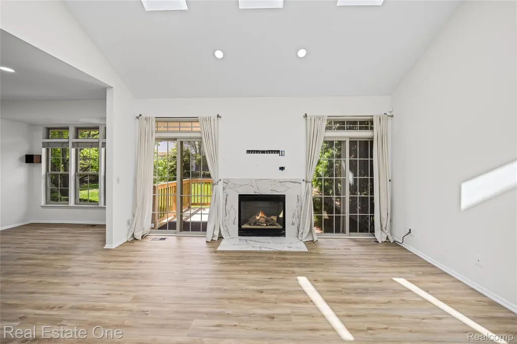 7382 Gateway Drive West Bloomfield Charter Township MI 48322