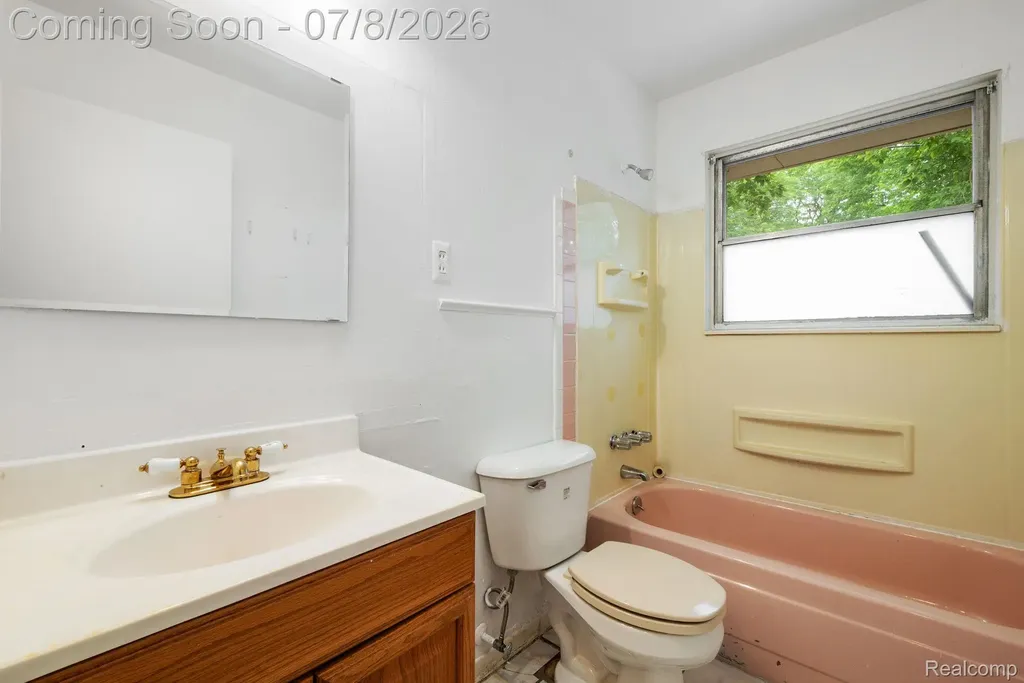 21920 Morton Street Oak Park City MI 48237