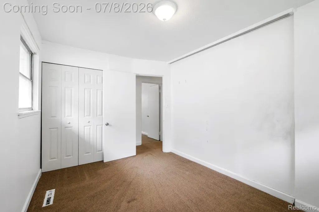 21920 Morton Street Oak Park City MI 48237