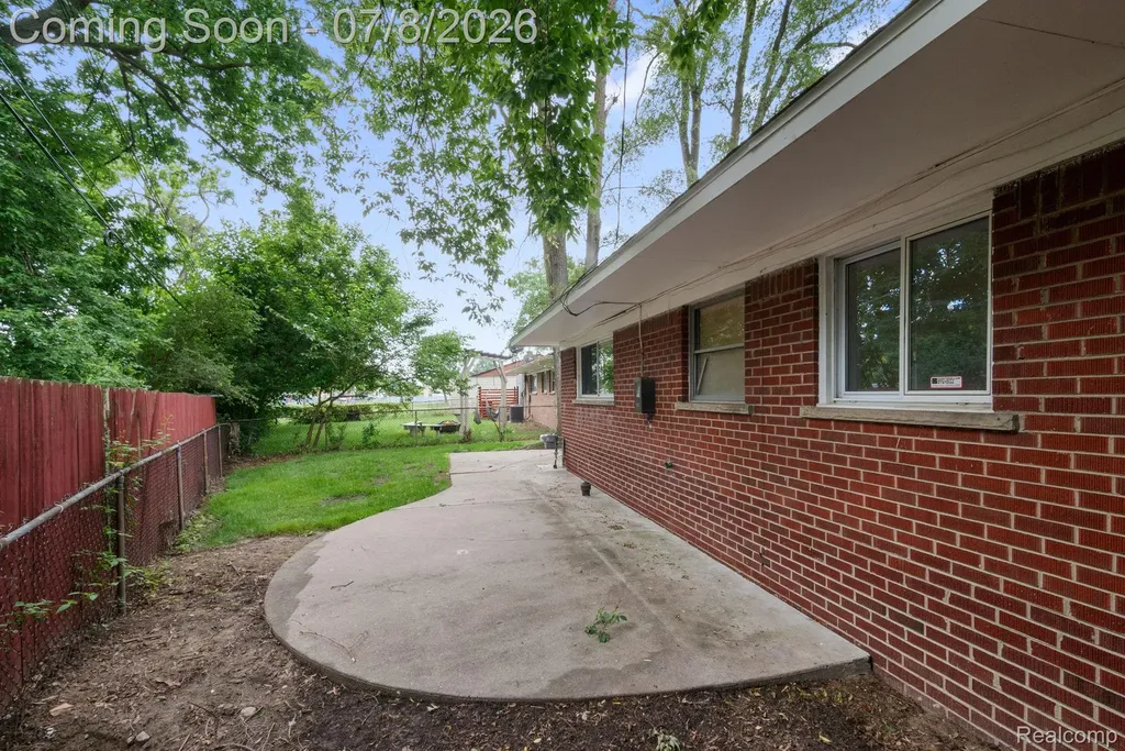 21920 Morton Street Oak Park City MI 48237