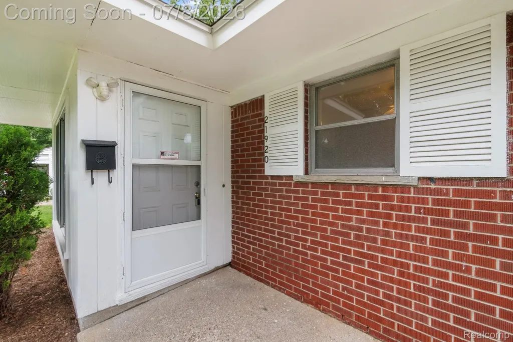21920 Morton Street Oak Park City MI 48237