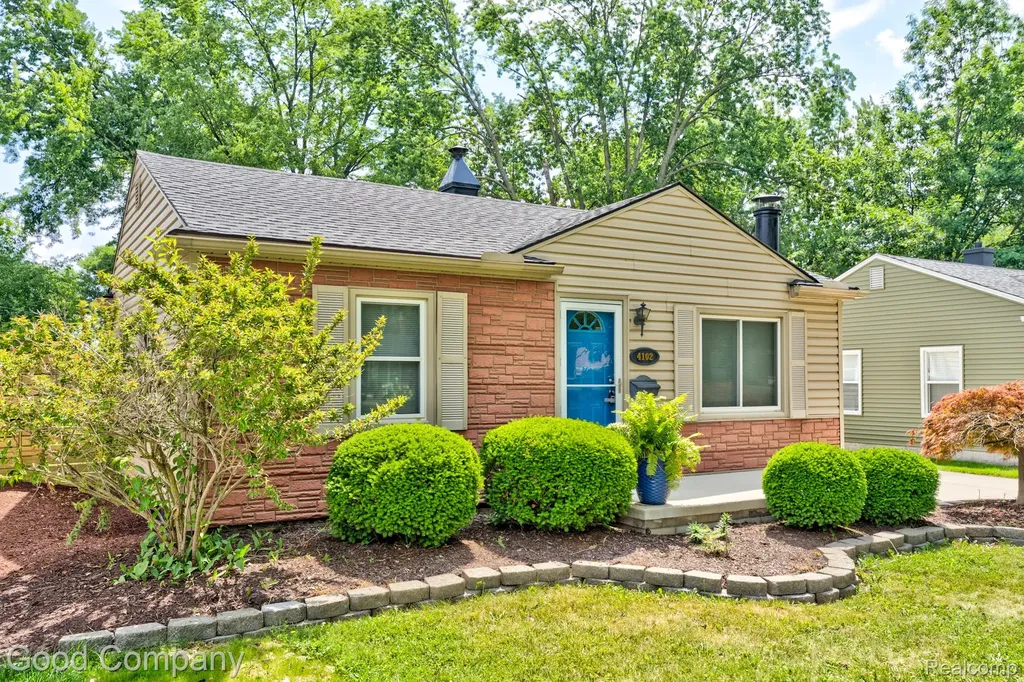 4102 Elmhurst Avenue Royal Oak City MI 48073