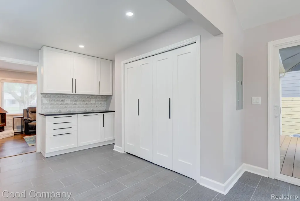 4102 Elmhurst Avenue Royal Oak City MI 48073