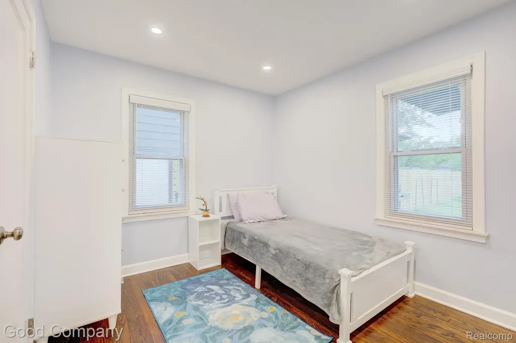 4102 Elmhurst Avenue Royal Oak City MI 48073