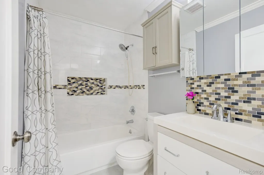 4102 Elmhurst Avenue Royal Oak City MI 48073