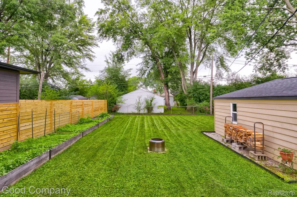 4102 Elmhurst Avenue Royal Oak City MI 48073