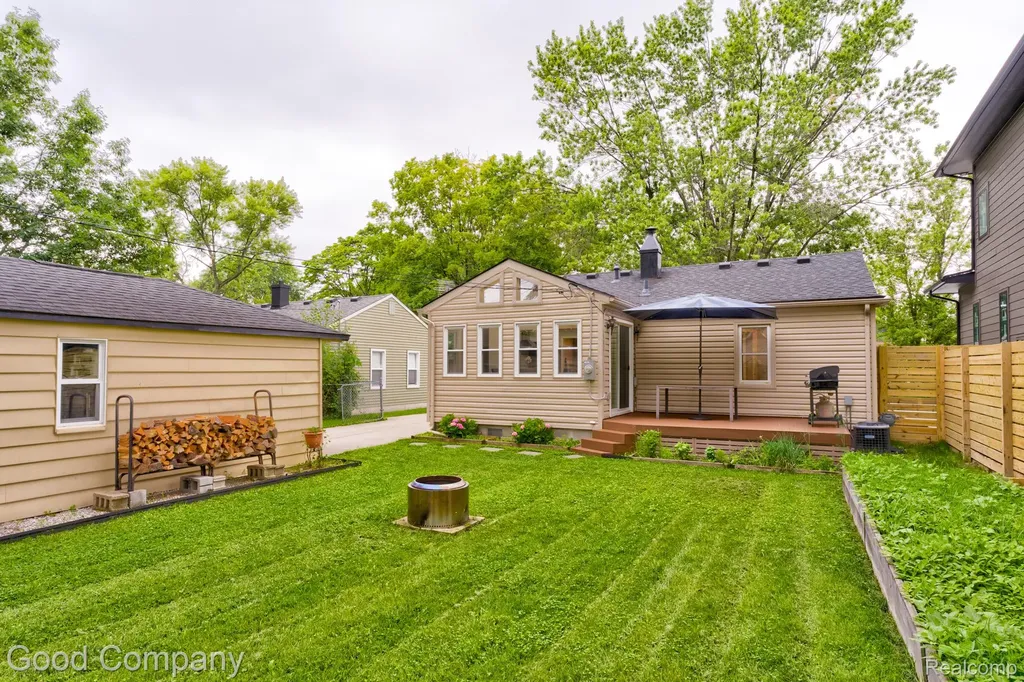 4102 Elmhurst Avenue Royal Oak City MI 48073