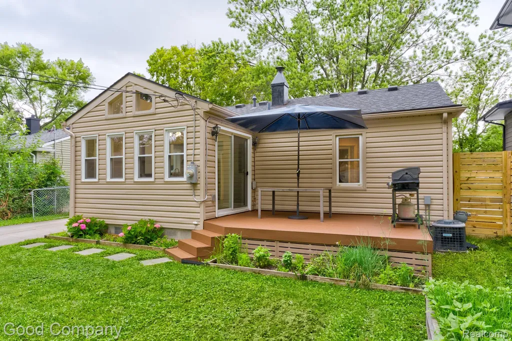 4102 Elmhurst Avenue Royal Oak City MI 48073