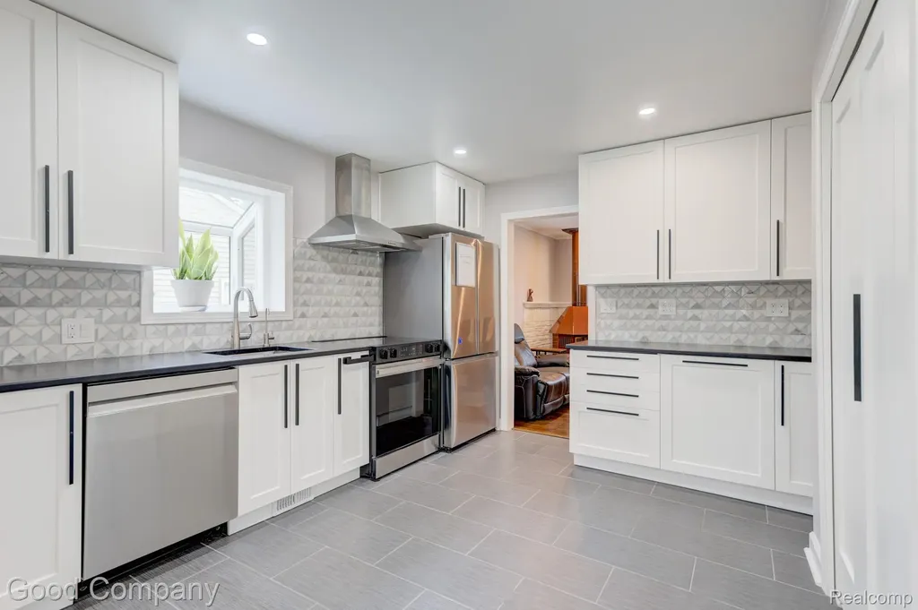 4102 Elmhurst Avenue Royal Oak City MI 48073