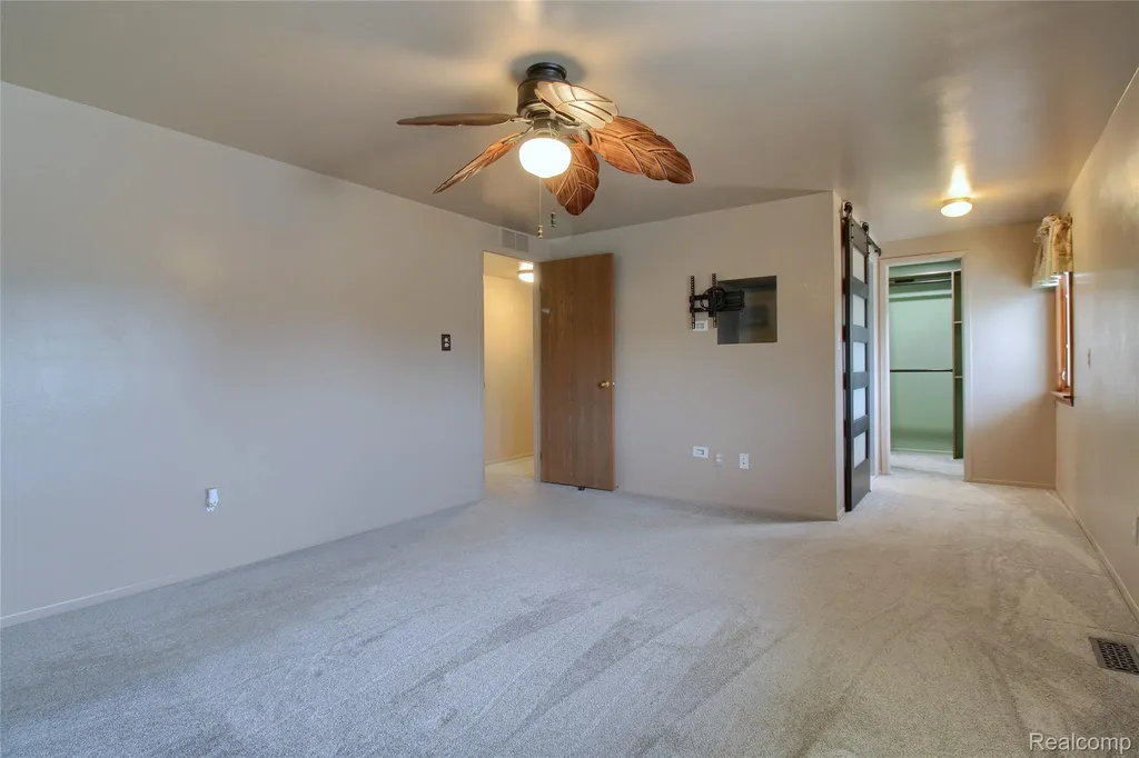 19596 Dawnshire Drive Brownstown Charter Township MI 48193
