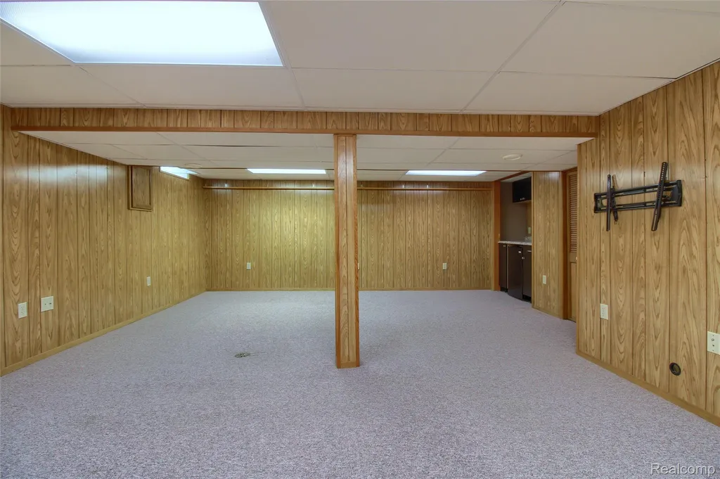 19596 Dawnshire Drive Brownstown Charter Township MI 48193