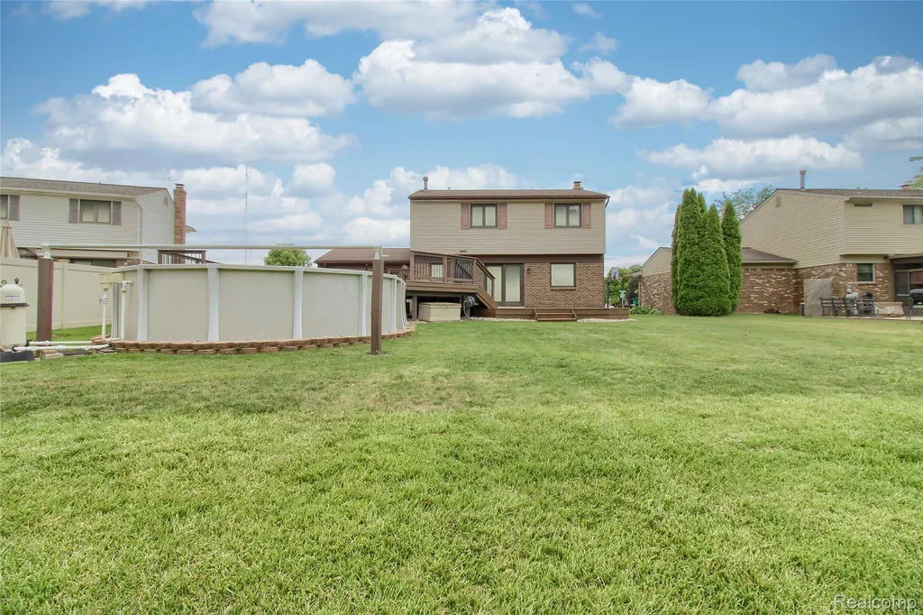 19596 Dawnshire Drive Brownstown Charter Township MI 48193