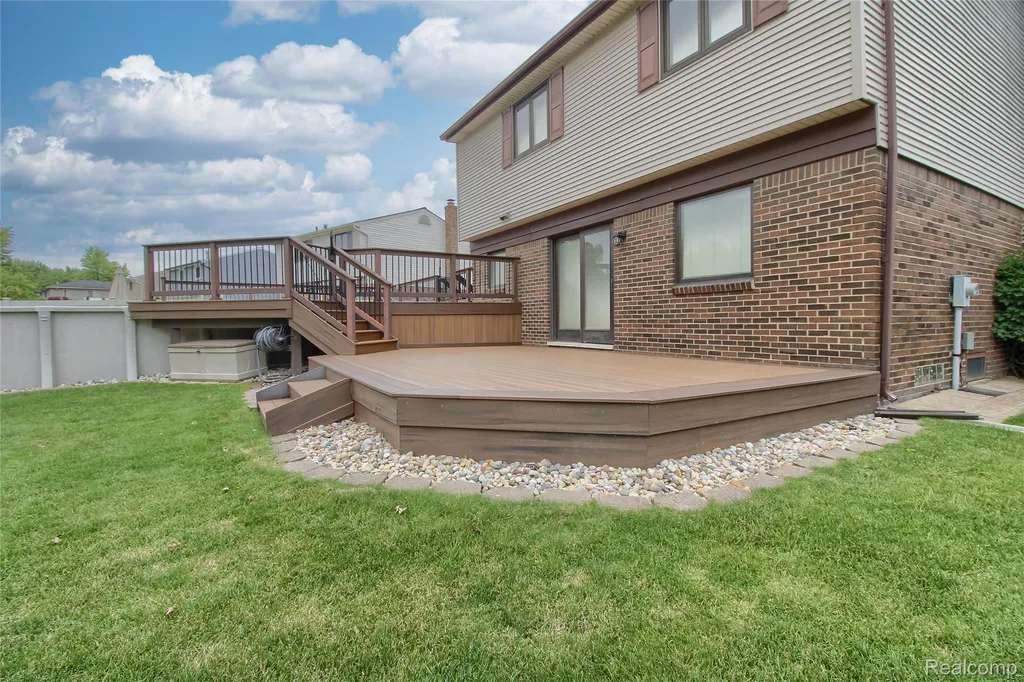19596 Dawnshire Drive Brownstown Charter Township MI 48193