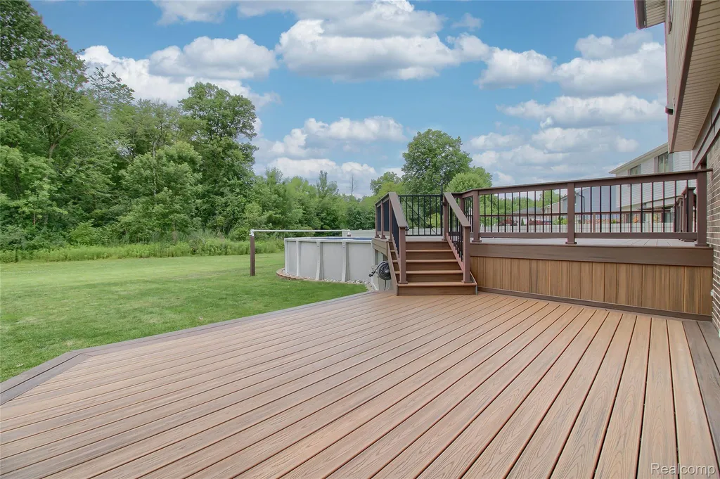 19596 Dawnshire Drive Brownstown Charter Township MI 48193