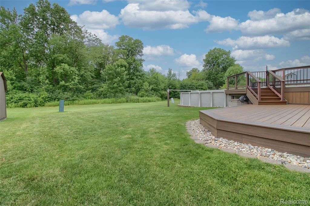 19596 Dawnshire Drive Brownstown Charter Township MI 48193