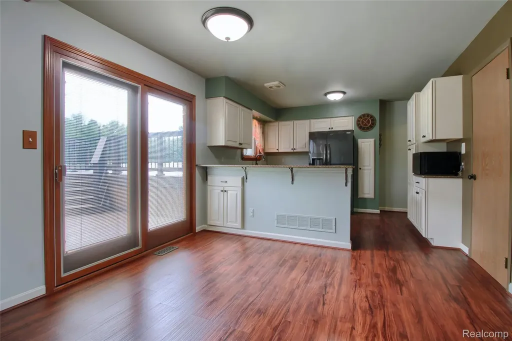 19596 Dawnshire Drive Brownstown Charter Township MI 48193