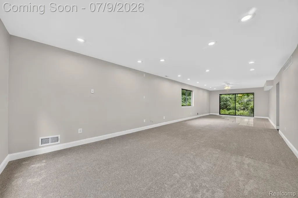 27165 Farmbrook Villa Drive Southfield City MI 48034
