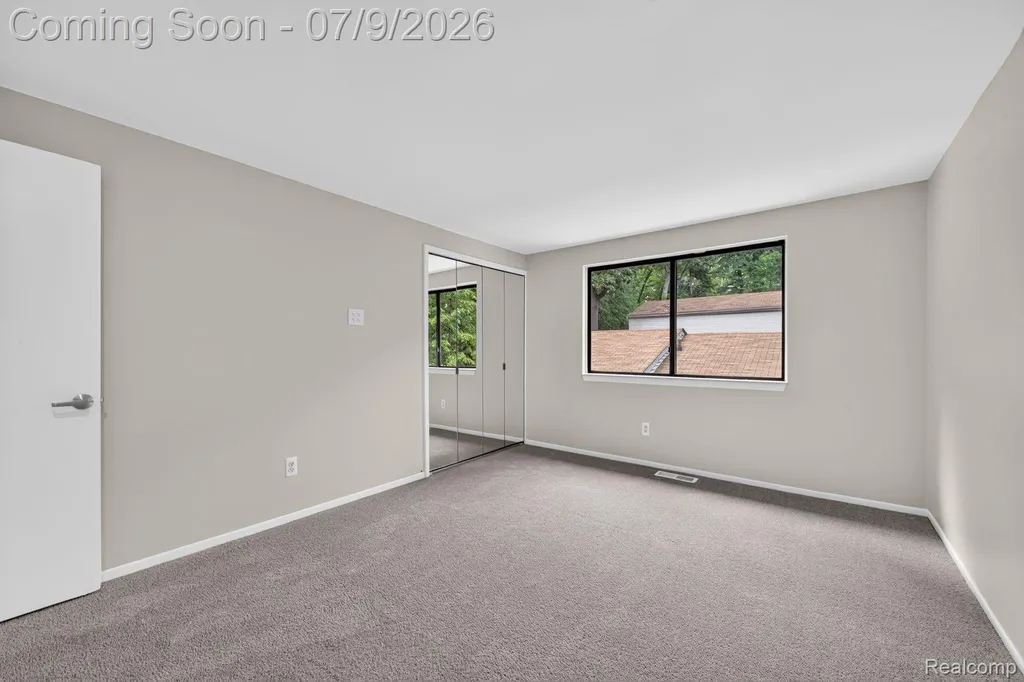 27165 Farmbrook Villa Drive Southfield City MI 48034