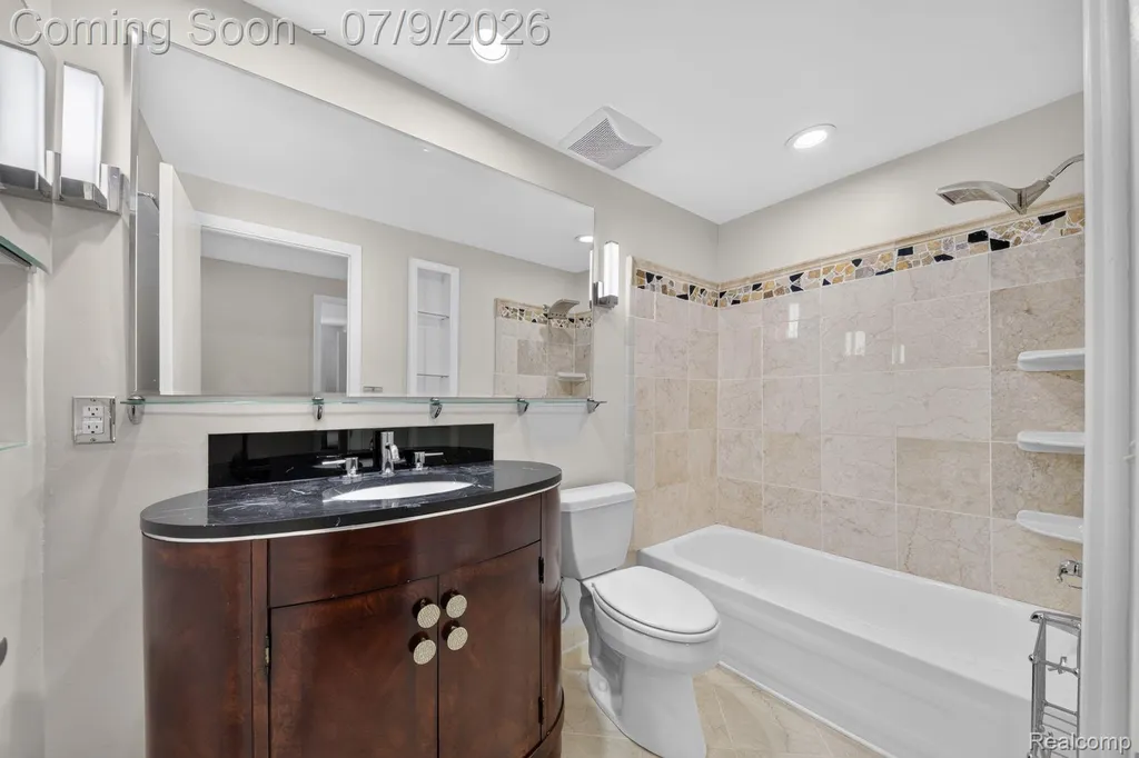 27165 Farmbrook Villa Drive Southfield City MI 48034