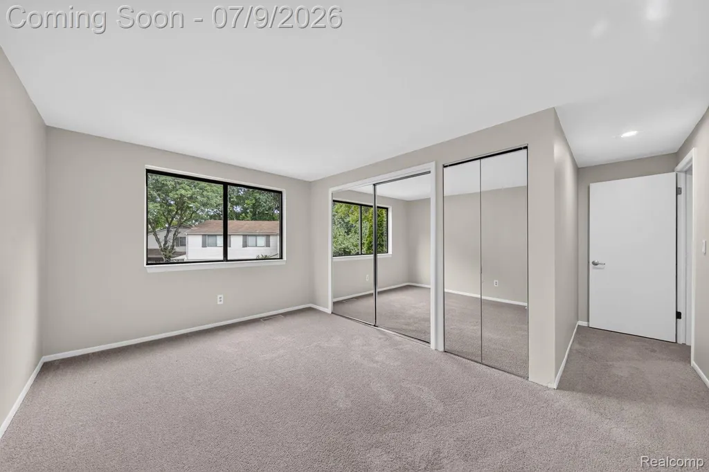 27165 Farmbrook Villa Drive Southfield City MI 48034