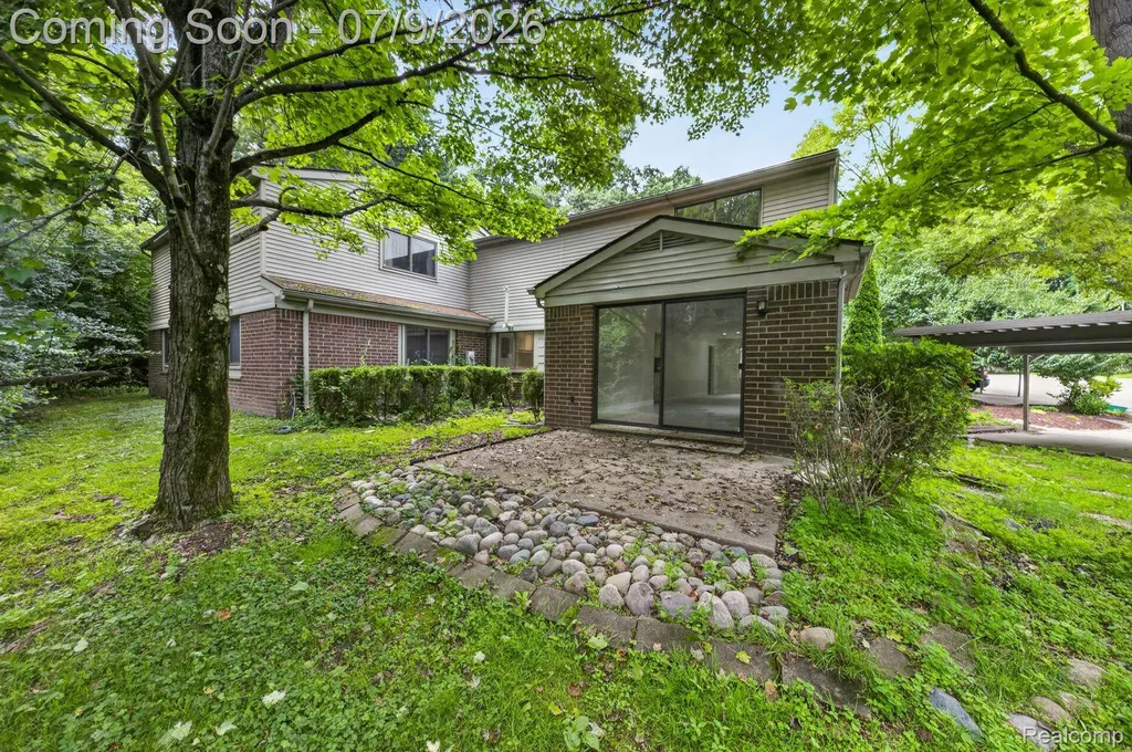 27165 Farmbrook Villa Drive Southfield City MI 48034