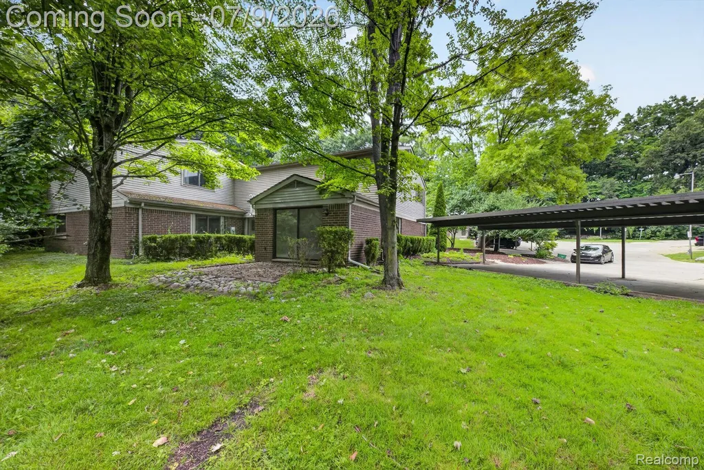 27165 Farmbrook Villa Drive Southfield City MI 48034