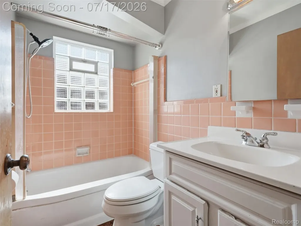 20817 Frazho Street St. Clair Shores City MI 48081
