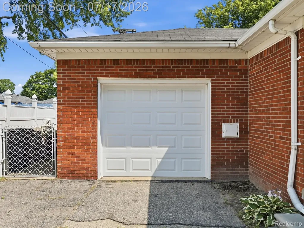 20817 Frazho Street St. Clair Shores City MI 48081