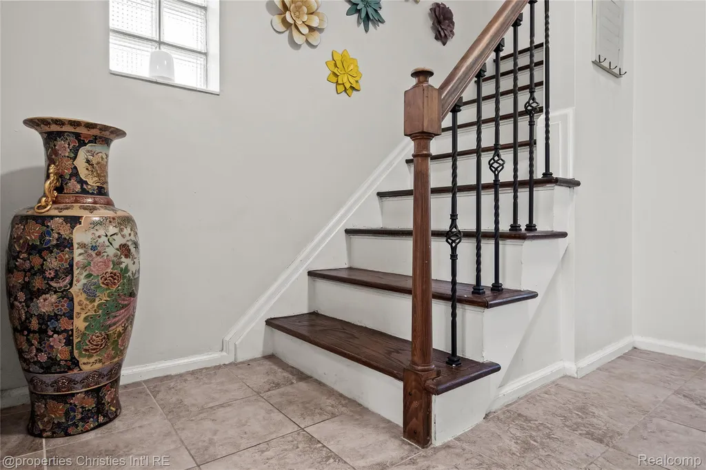 23844 Cherry Hill Street Dearborn City MI 48124