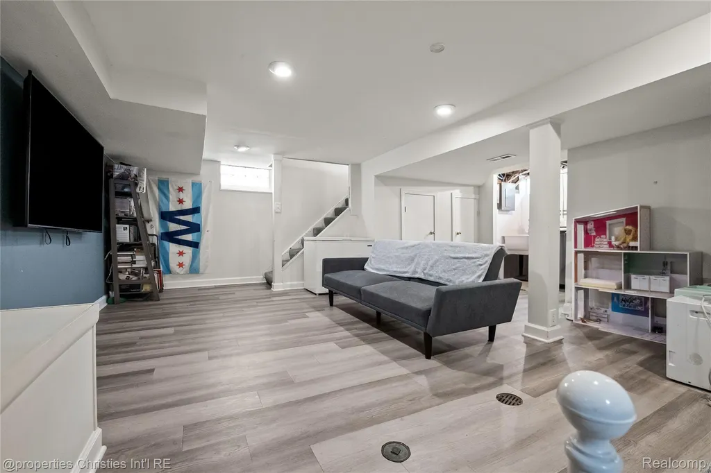 23844 Cherry Hill Street Dearborn City MI 48124