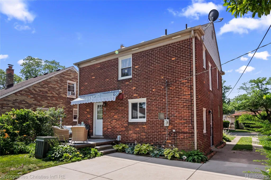 23844 Cherry Hill Street Dearborn City MI 48124