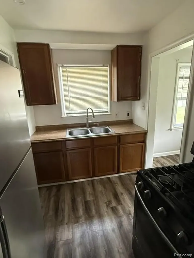 26514 Sunningdale Drive Inkster City MI 48141