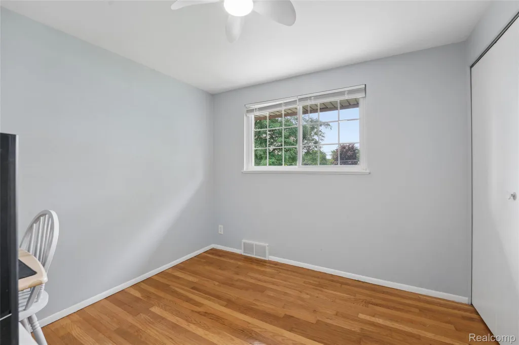 36543 Grandon Street Livonia City MI 48150