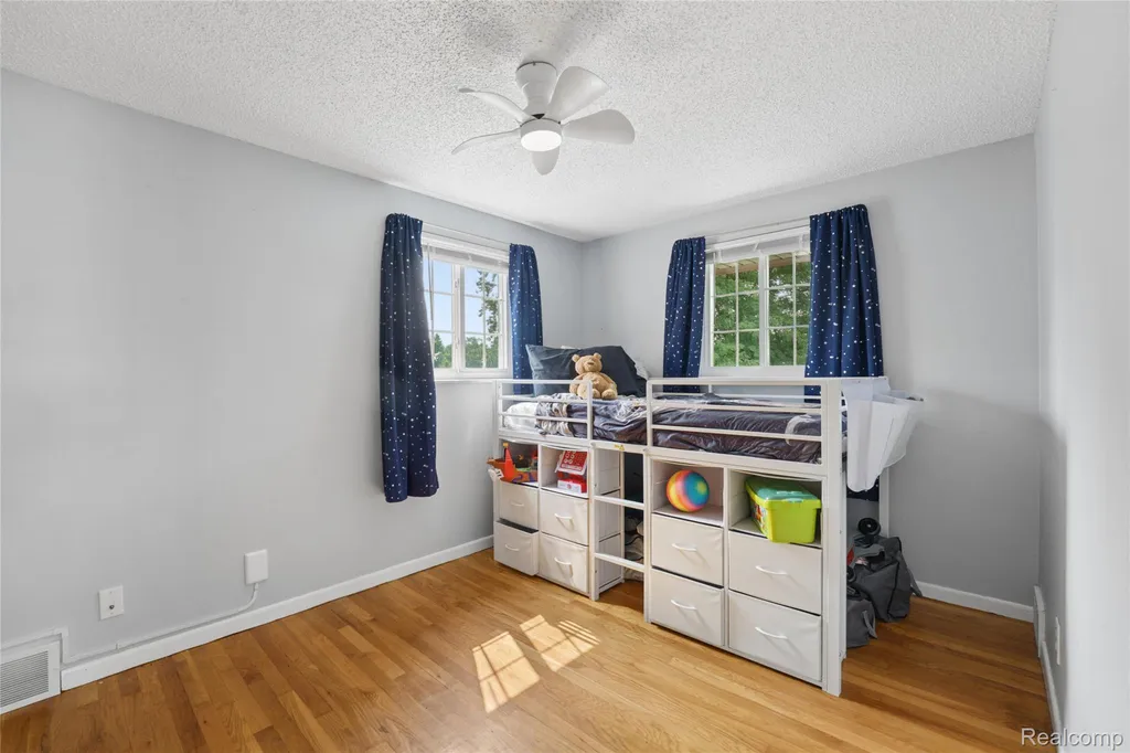 36543 Grandon Street Livonia City MI 48150