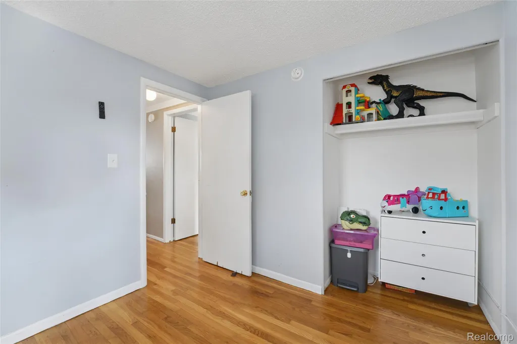 36543 Grandon Street Livonia City MI 48150