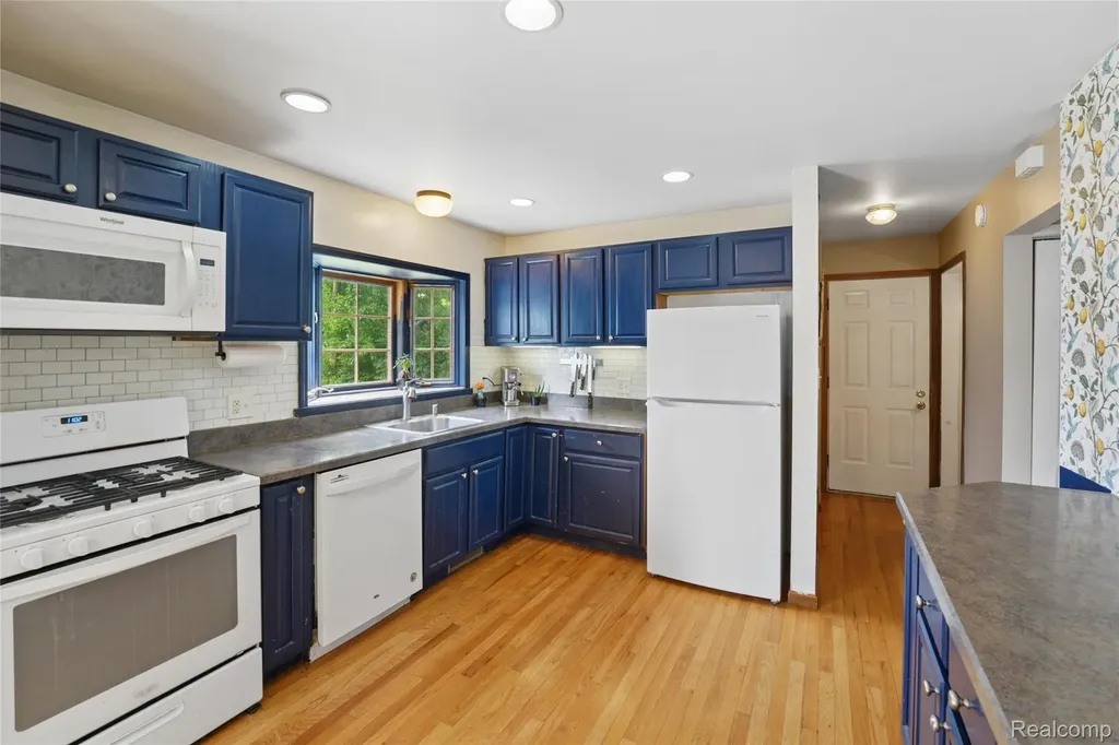 36543 Grandon Street Livonia City MI 48150