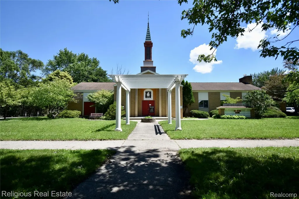 3736 Mackinaw Street Saginaw City MI 48602