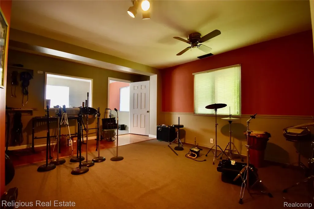 3736 Mackinaw Street Saginaw City MI 48602