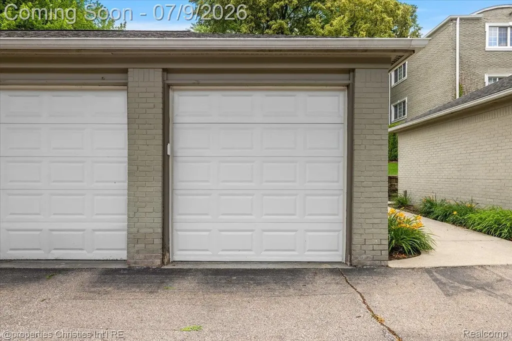 1113 N Old Woodward Avenue Birmingham City MI 48009