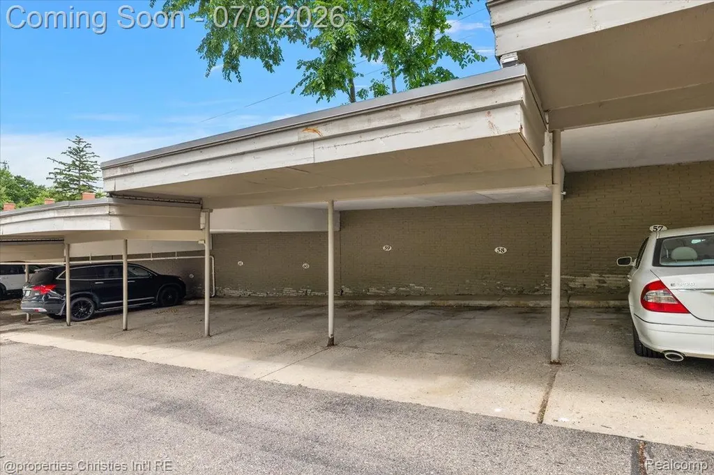 1113 N Old Woodward Avenue Birmingham City MI 48009