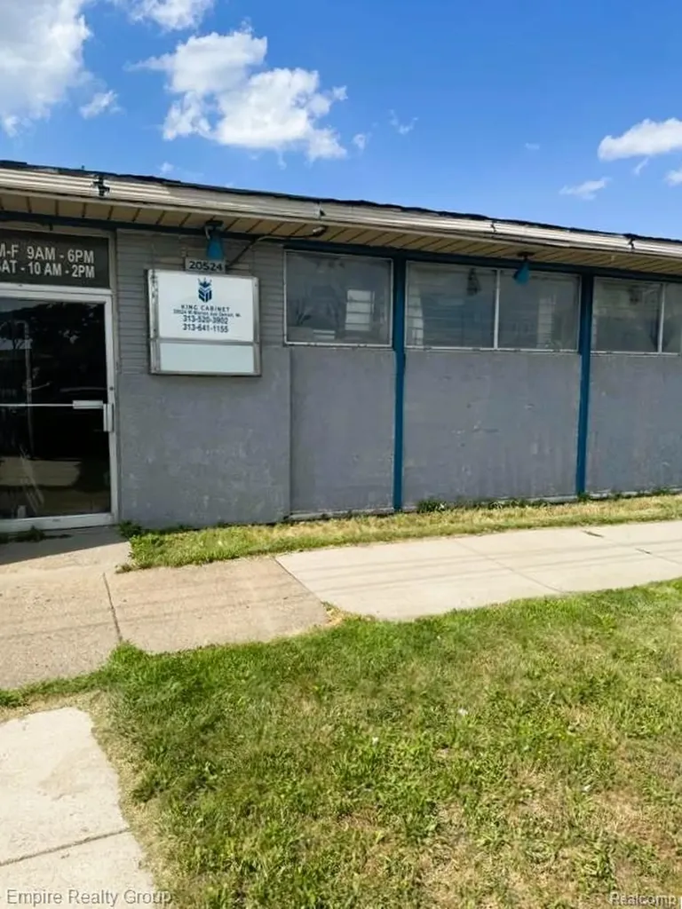 20524 W Warren Avenue Detroit City MI 48228