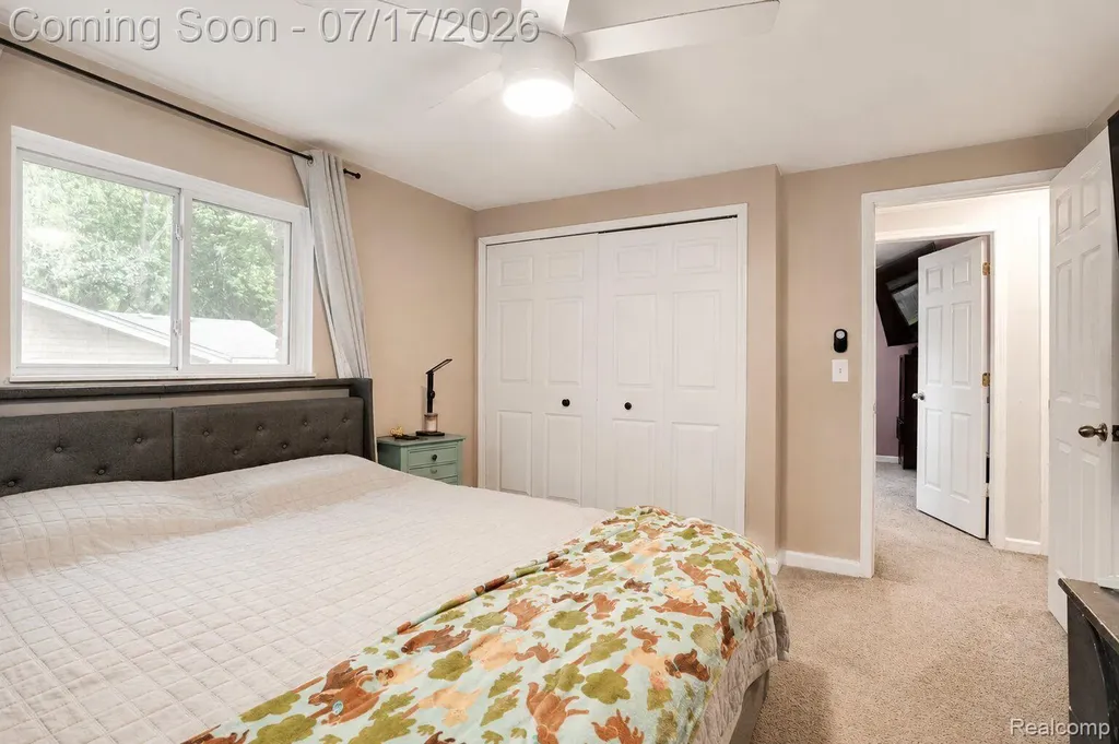 5535 Lake Vista Drive Waterford Charter Township MI 48327