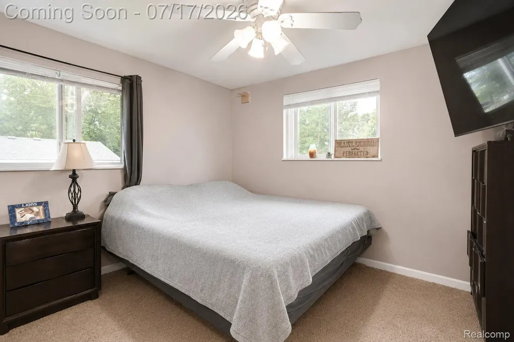 5535 Lake Vista Drive Waterford Charter Township MI 48327