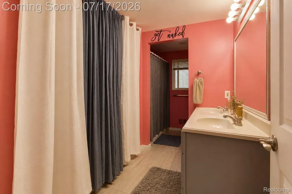 5535 Lake Vista Drive Waterford Charter Township MI 48327