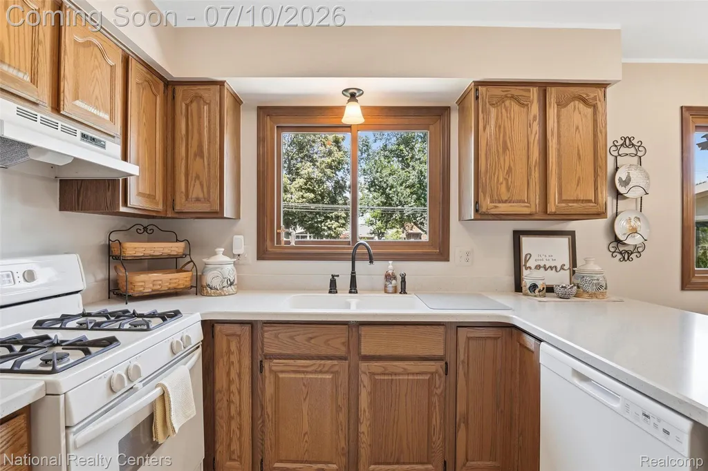 34436 Marina Court Westland City MI 48185