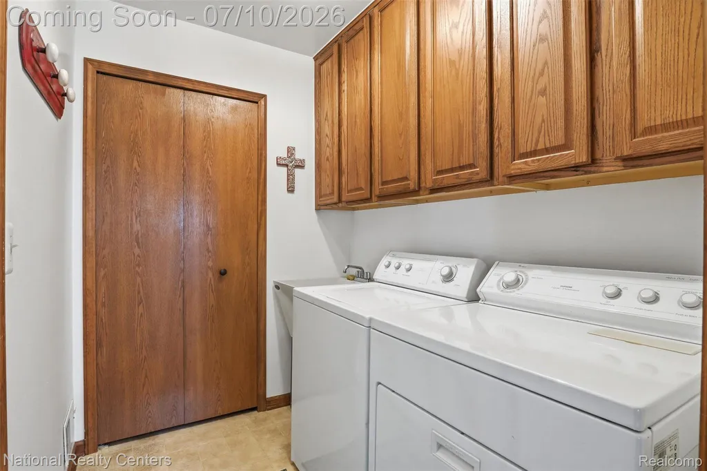 34436 Marina Court Westland City MI 48185
